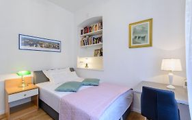 Bird Lamp Luxury Apartment Bacvice, Split